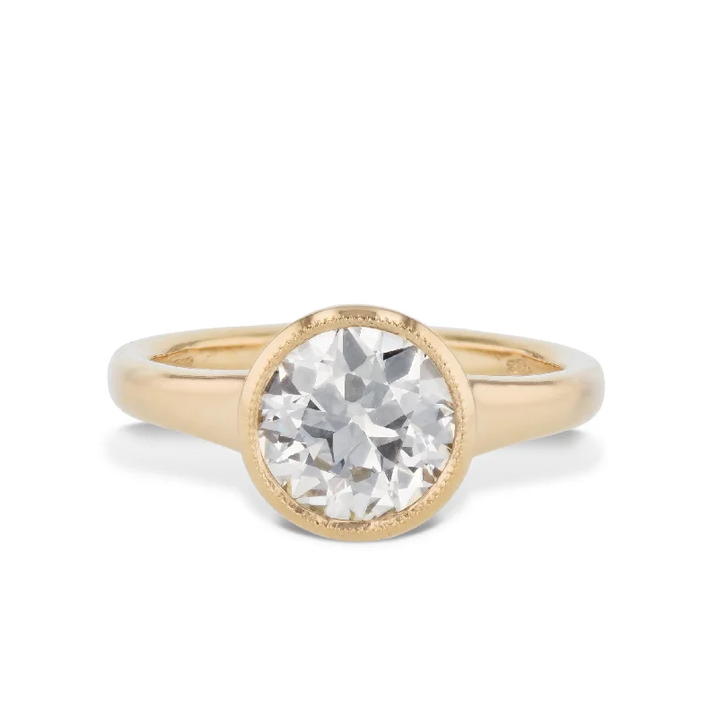 engagement-vintage-ring-Round Bezel Diamond Yellow Gold Engagement Ring