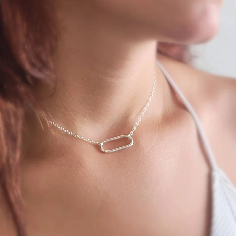 ladies-classic-gold-necklace-Single Paperclip Link Necklace