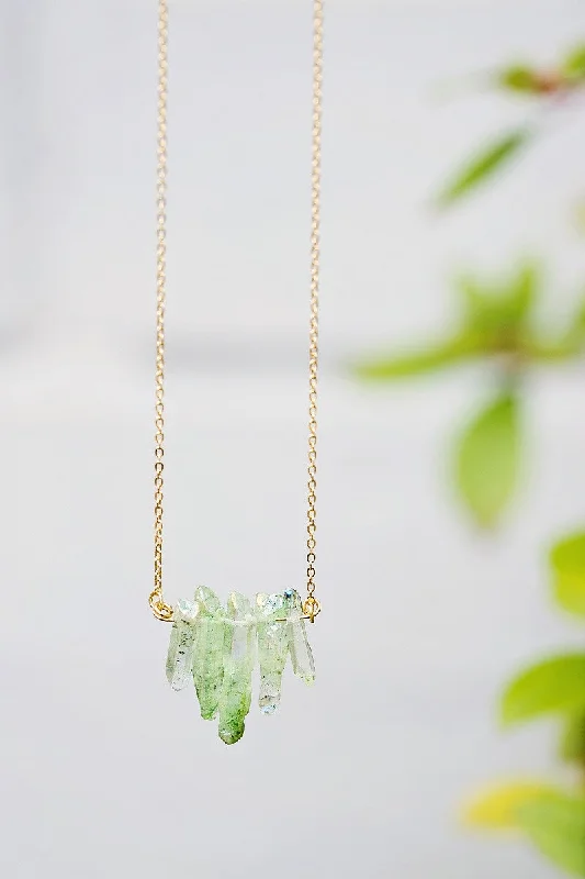 ladies-ethnic-diamond-necklace-Green Quartz Bar Necklace