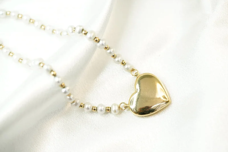 ladies-vintage-heart-necklace-14k Pearls Heart Necklace