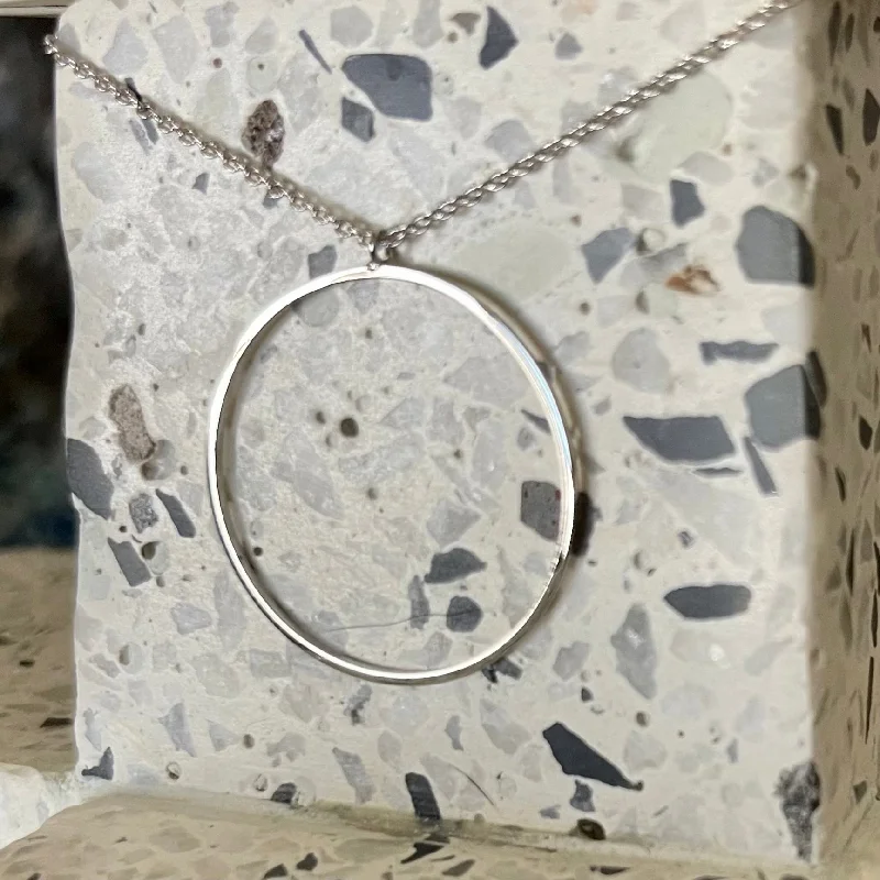 ladies-luxury-silver-necklace-Silver Ripples Circle Necklace