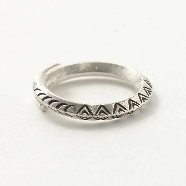 ladies ring striking hematite-PHADUA / Karen Silver Ring