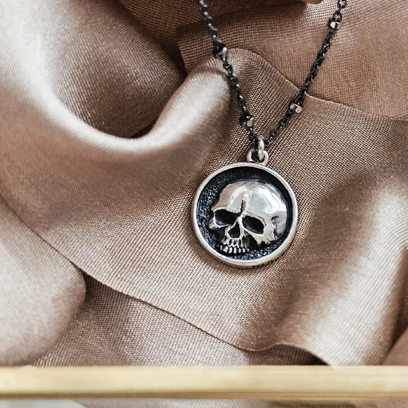 ladies-gemstone-gold-necklace-Awesome Skull Necklace