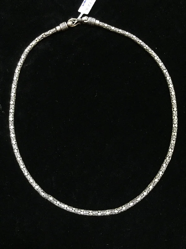 ladies-everyday-diamond-necklace-92.5% Silver Necklace