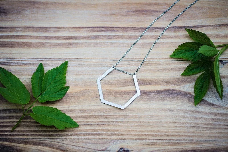 ladies-luxury-diamond-necklace-Hanging Hexagon Necklace