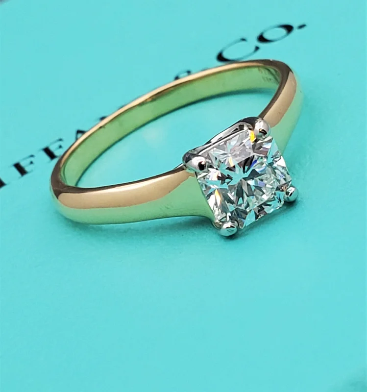 engagement-modern-gold-ring-Tiffany & Co 18K Gold 1.05ct G VVS2 Lucida Diamond Engagement Ring