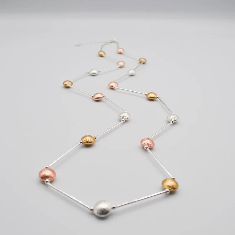 ladies-elegant-rose-gold-necklace-Class Necklace